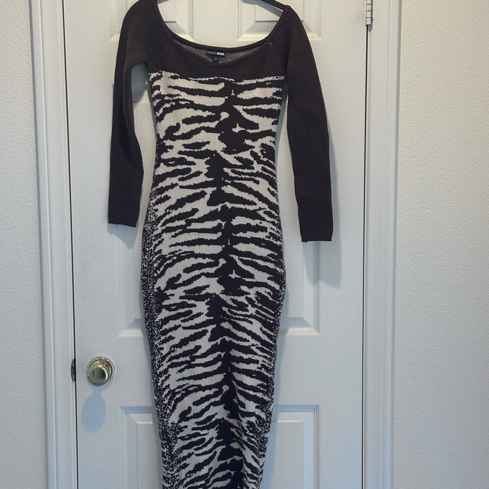 Fashion Nova Monochrome Zebra Long Sleeve Dress